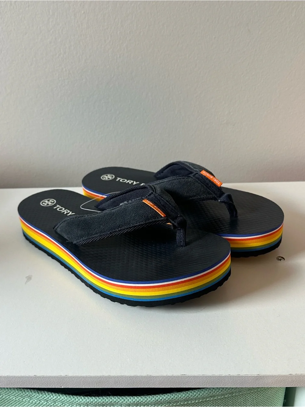 Tory Burch Women’s Flatform Suede Thong Sandals Rainbow Stripe Platform 6M New